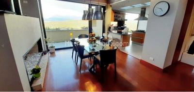 Casa de 3 alcobas en venta en La Calera, La Calera, 328 m² · foto 3 de 16