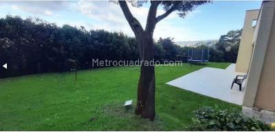 Casa de 3 alcobas en venta en La Calera, La Calera, 328 m² · foto 2 de 16