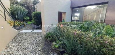 Casa de 3 alcobas en venta en La Calera, La Calera, 328 m² · foto 4 de 16
