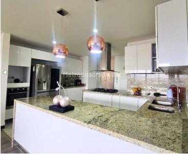 Apartamento de 3 alcobas en venta en Lagos De Cordoba, Bogotá, 156 m² · foto 10 de 16