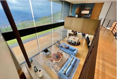 Casa de 4 alcobas en venta en Alto De Las Palmas, Medellín, 1150 m² · foto 2 de 3