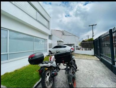 Casa de 5 alcobas en venta en Potosi Pontevedra, Bogotá, 458 m² · foto 4 de 20