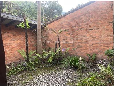 Casa de 3 alcobas en venta en Refugio Alto, Bogotá, 500 m² · foto 13 de 20