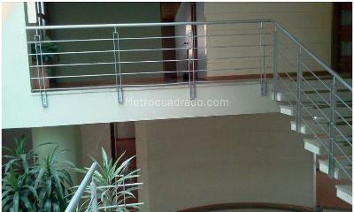 Casa de 5 alcobas en venta en Santa Bibiana, Bogotá, 860 m² · foto 1 de 4