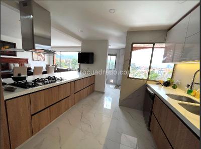 Apartamento de 3 alcobas en venta en Calleja Alta, Bogotá, 200 m² · foto 7 de 9