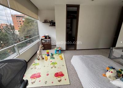 Apartamento de 3 alcobas en venta en Chico Cabrera, Bogotá, 265 m² · foto 2 de 12
