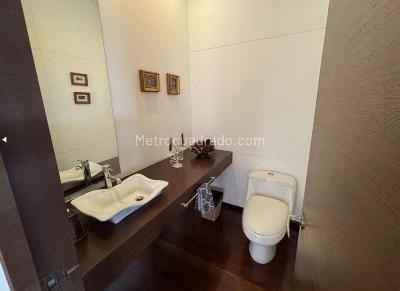Apartamento de 3 alcobas en venta en Chico Cabrera, Bogotá, 265 m² · foto 4 de 12
