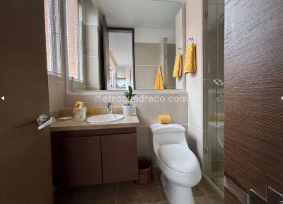 Apartamento de 3 alcobas en venta en Chico Cabrera, Bogotá, 265 m² · foto 5 de 12