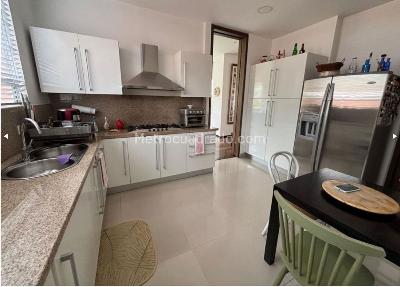 Apartamento de 3 alcobas en venta en Chico Cabrera, Bogotá, 265 m² · foto 9 de 12