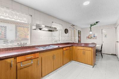 Casa de 4 alcobas en venta en Sotileza, Bogotá, 613 m² · foto 5 de 17