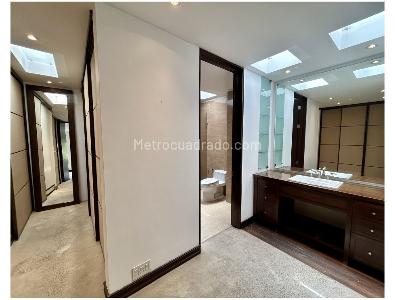Apartamento de 4 alcobas en venta en Refugio Alto, Bogotá, 524 m² · foto 4 de 20