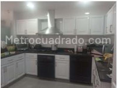 Apartamento de 3 alcobas en venta en Chico Norte, Bogotá, 162 m² · foto 10 de 12