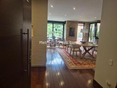 Apartamento en venta en Altos Del Refugio, Bogotá · foto 2 de 18