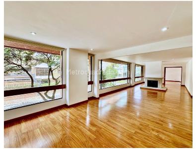 Apartamento de 3 alcobas en venta en La Cabrera, Bogotá, 312 m² · foto 11 de 20