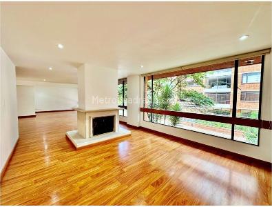 Apartamento de 3 alcobas en venta en La Cabrera, Bogotá, 312 m² · foto 3 de 20