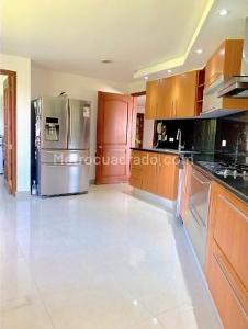 Apartamento en venta en Santa Barbara Alta, Bogotá · foto 3 de 11