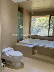 Apartamento en venta en Santa Barbara Alta, Bogotá · foto 8 de 11