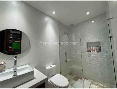 Apartamento en venta en Los Rosales, Bogotá · foto 3 de 13