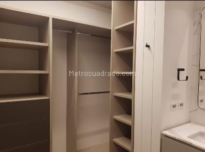 Apartamento de 3 alcobas en venta en La Cabrera, Bogotá, 243 m² · foto 2 de 10