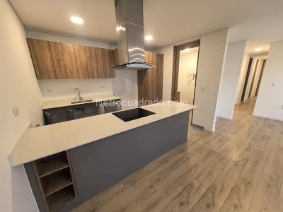 Apartamento de 3 alcobas en venta en Santa Barbara Oriental, Bogotá, 116 m² · foto 5 de 9