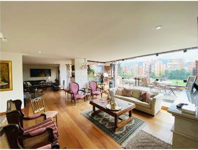 Apartamento en venta en La Carolina, Bogotá · foto 2 de 14