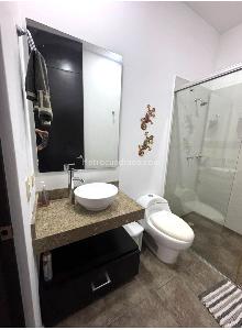 Casa de 4 alcobas en venta en Lagos Del Peñon, Girardot, 180 m² · foto 4 de 20