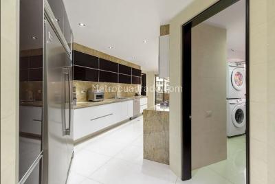 Apartamento de 5 alcobas en venta en Chico Navarra, Bogotá, 337 m² · foto 11 de 20