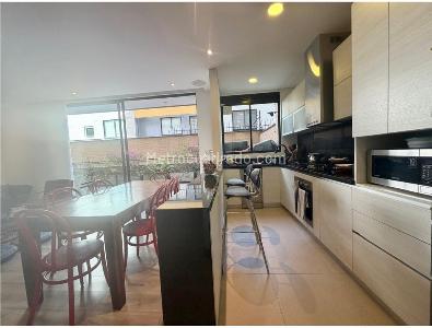Apartamento de 3 alcobas en venta en Chico Norte, Bogotá, 130 m² · foto 10 de 19