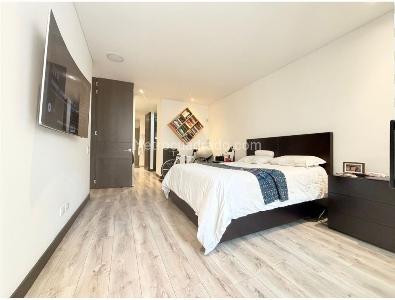 Apartamento de 3 alcobas en venta en Chico Norte, Bogotá, 130 m² · foto 3 de 19