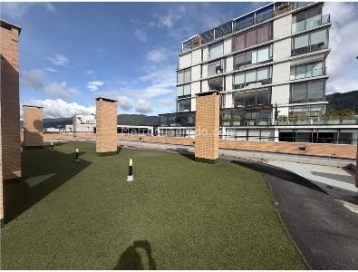 Apartamento de 3 alcobas en venta en Chico Norte, Bogotá, 130 m² · foto 4 de 19