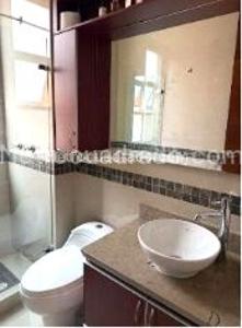 Apartamento de 2 alcobas en venta en Chico Norte, Bogotá, 95 m² · foto 3 de 8