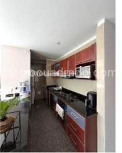 Apartamento de 2 alcobas en venta en Chico Norte, Bogotá, 95 m² · foto 4 de 8