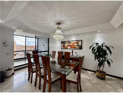 Apartamento de 3 alcobas en venta en Santa Barbara, Bogotá, 208 m² · foto 14 de 16