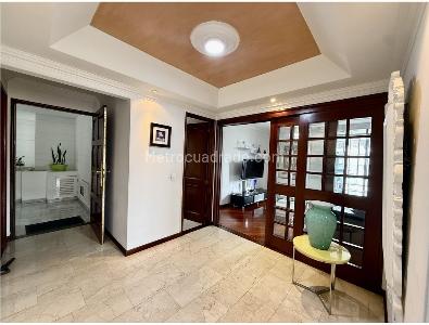 Apartamento de 3 alcobas en venta en Santa Barbara, Bogotá, 208 m² · foto 6 de 16