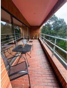 Apartamento de 3 alcobas en venta en Chico Reservado, Bogotá, 257 m² · foto 14 de 16