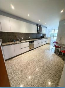 Apartamento de 3 alcobas en venta en Chico Reservado, Bogotá, 257 m² · foto 15 de 16