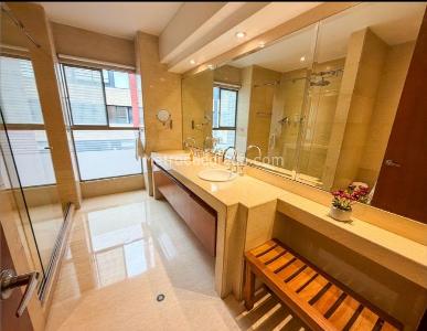Apartamento de 3 alcobas en venta en Chico Reservado, Bogotá, 257 m² · foto 2 de 16