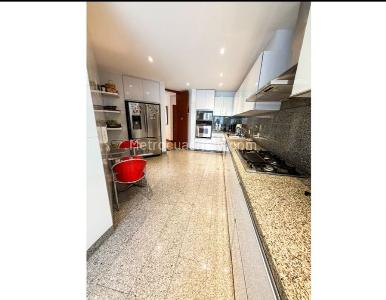 Apartamento de 3 alcobas en venta en Chico Reservado, Bogotá, 257 m² · foto 5 de 16