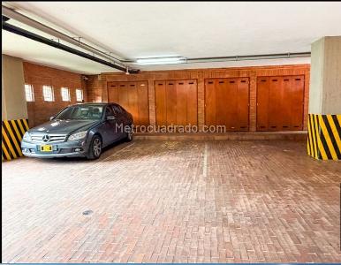 Apartamento de 3 alcobas en venta en Chico Reservado, Bogotá, 257 m² · foto 8 de 16