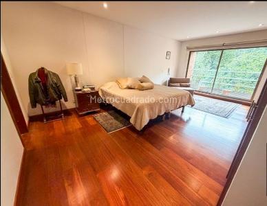 Apartamento de 3 alcobas en venta en Chico Reservado, Bogotá, 257 m² · foto 10 de 16
