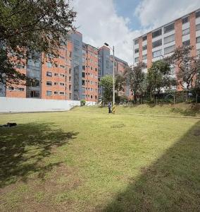 Apartamento de 2 alcobas en venta en Laderas De Gratamira, Bogotá, 58 m² · foto 2 de 12