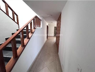 Casa de 4 alcobas en venta en Bogotá, 443 m² · foto 9 de 15