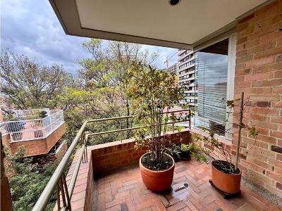 Apartamento de 3 alcobas en venta en El Nogal, Bogotá, 325 m² · foto 2 de 12