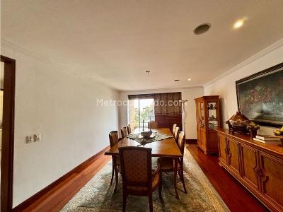 Apartamento de 3 alcobas en venta en El Nogal, Bogotá, 325 m² · foto 9 de 12