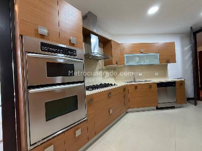 Apartamento de 3 alcobas en venta en La Cabrera, Bogotá, 250 m² · foto 6 de 14