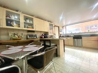 Apartamento de 3 alcobas en venta en La Cabrera, Bogotá, 253 m² · foto 8 de 20
