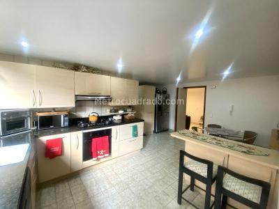 Apartamento de 3 alcobas en venta en La Cabrera, Bogotá, 253 m² · foto 9 de 20