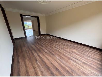 Apartamento de 3 alcobas en venta en Santa Barbara Alta, Bogotá, 250 m² · foto 12 de 15