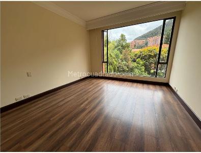 Apartamento de 3 alcobas en venta en Santa Barbara Alta, Bogotá, 250 m² · foto 13 de 15