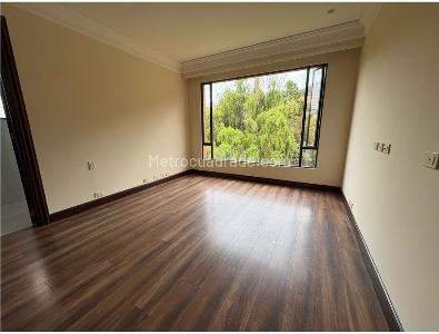 Apartamento de 3 alcobas en venta en Santa Barbara Alta, Bogotá, 250 m² · foto 6 de 15